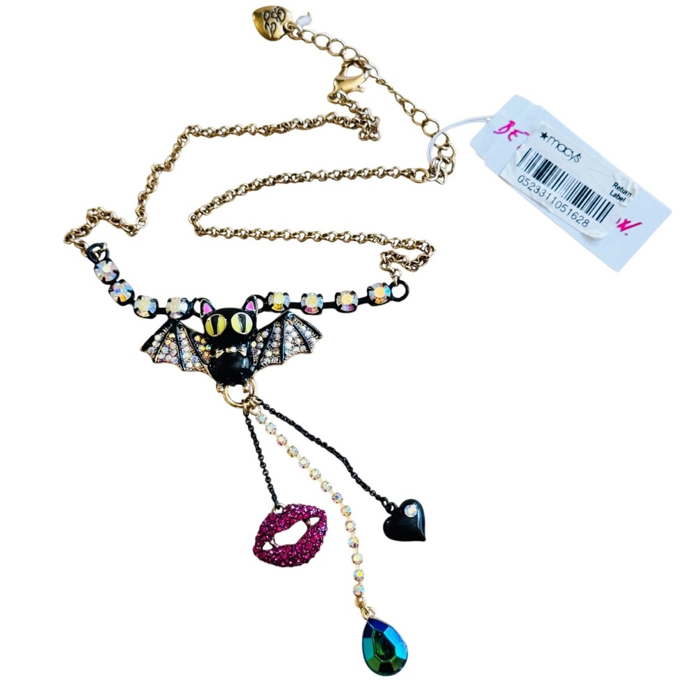 Betsey Johnson Dark Shadow‎ Bat Necklace Vampire Lips NWT Crystal Jeweled 18"